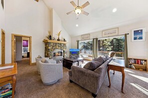 LCD TV, fireplace, DVD player - Built for Fun! Spacious Mountain Home with Massive Game Room, Pool Table!- 1800HM~ (South Lake Tahoe)