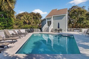 Pool - 12 Dunecrest Lane by AvantStay | 2 Mins to Beach w/ Pool & BBQ (Isle of Palms)