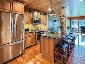 Dishwasher, coffee/tea maker, cookware/dishes/utensils - Townhome E4 - 4th Lake (Inlet)