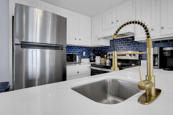 Refrigerador, microondas, horno, placa de cocina