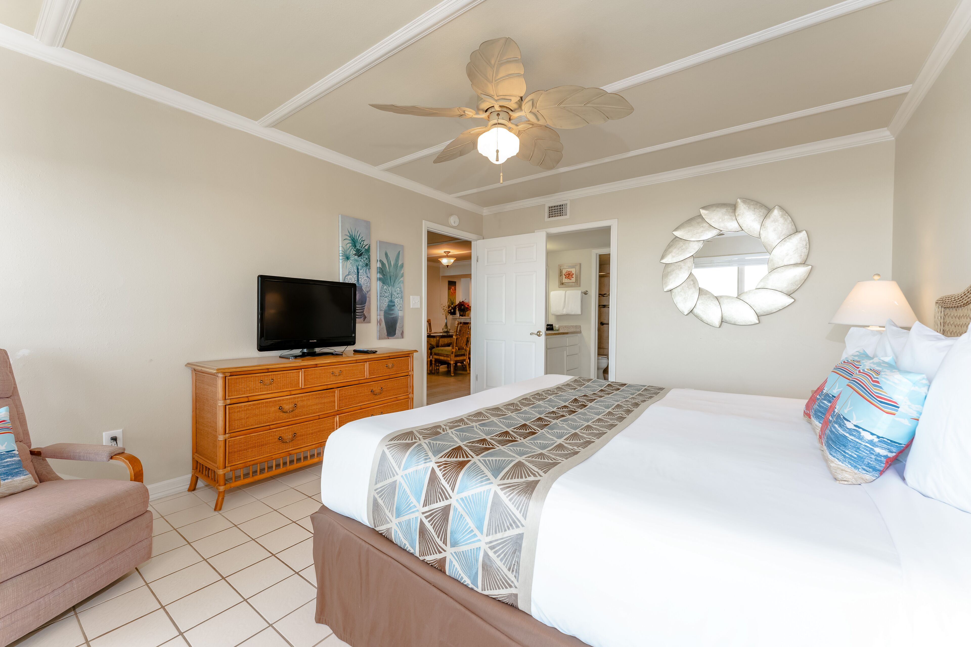 2 bedrooms, iron/ironing board, Internet, bed sheets