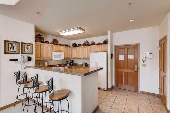 冰箱、微波炉、烤箱、洗碗机