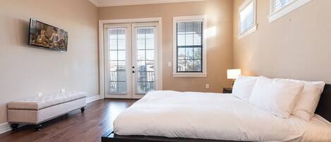 4 bedrooms, iron/ironing board, WiFi, bed sheets