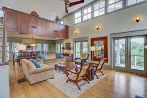 Smart TV - 2207 Cameron Blvd by AvantStay | Private Pool w/ Hot Tub (Isle Of Palms)