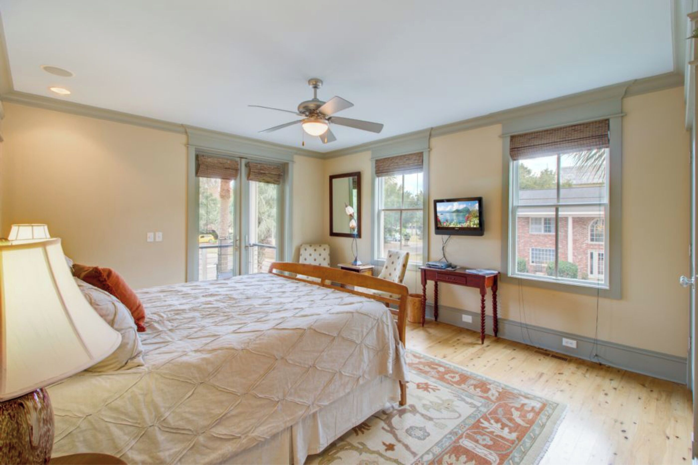 5 habitaciones, tabla de planchar con plancha y wifi gratis 