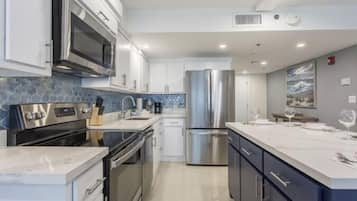 Fridge, microwave, stovetop, dishwasher