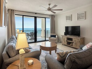 Unclassified image, 2 of 31, button