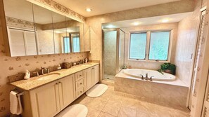 Secador de pelo, toallas