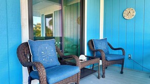 Terrace/patio - Love the beach, shelling, biking and birding? Get back to nature on Sanibel Island with this dog-friendly home. (Sanibel)