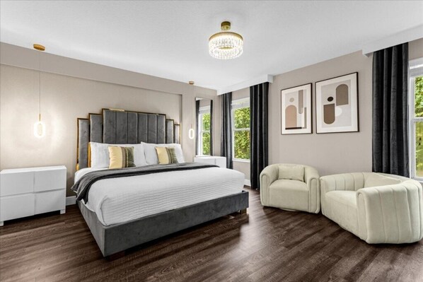 6 bedrooms, iron/ironing board, WiFi, bed sheets