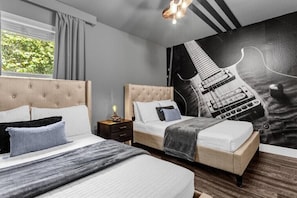 6 habitaciones, tabla de planchar con plancha, wifi y ropa de cama 