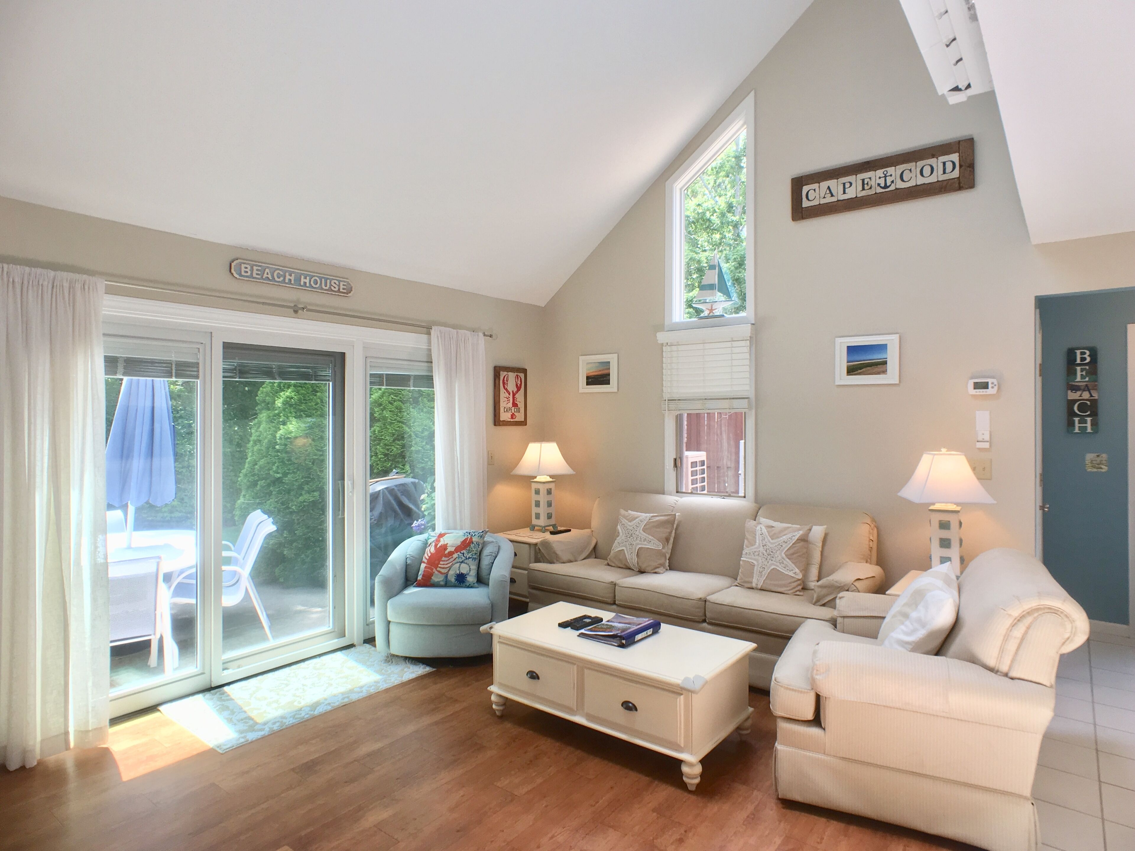 This wonderful Billington features 2 bedrooms and an open loft, as well as a remodeled kitchen.