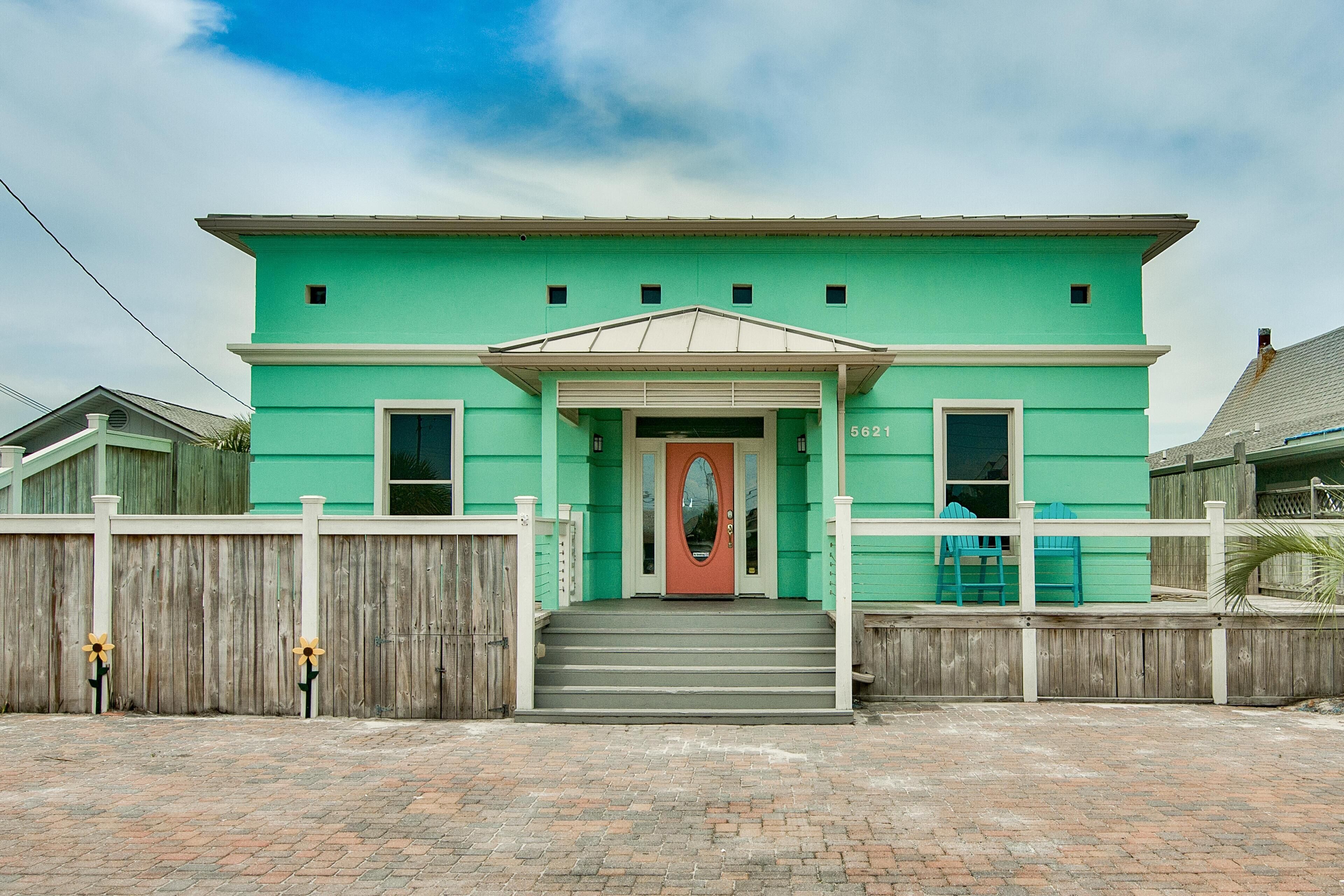 Beachcomber - Beachfront w/ Pool & Hot Tub - On the Beach!