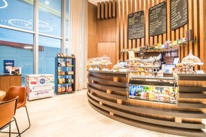 Indulge in a variety of baked goods and organic treats at this welcoming coffee shop.