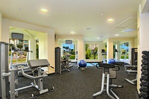 Fitness facility - Waipouli Beach Resort Exquisite Ocean View Condo with Beach Front View (Kapaa)