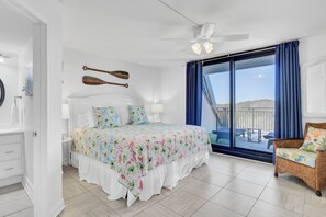 3 bedrooms, iron/ironing board, free WiFi, bed sheets - Oceanfront Penthouse + Golf Course Views | Resort Pools Access | 415 B Shipwatch (Isle Of Palms)