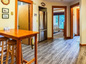 3 bedrooms, WiFi - Townhome F4 - 4th Lake (Inlet)