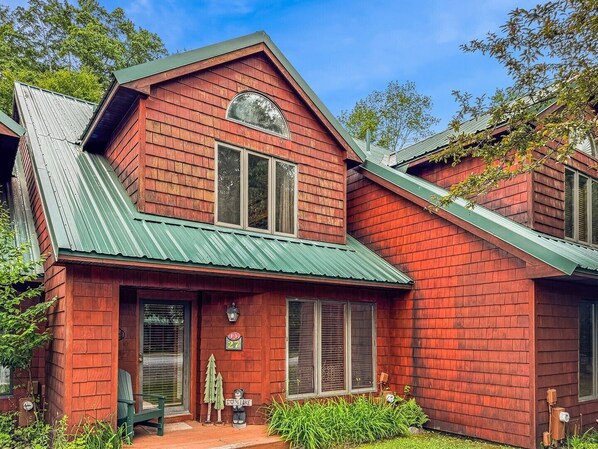 Exterior - Townhome F4 - 4th Lake (Inlet)