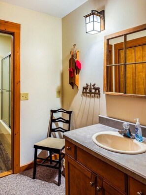 Bathroom - Townhome F4 - 4th Lake (Inlet)