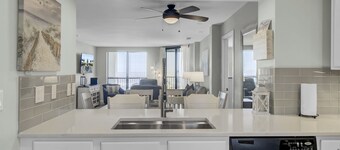 307 Summerhouse by AvantStay | Oceanfront, View, Shared Pool