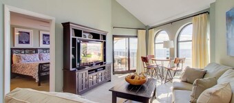 512 Seascape by AvantStay | Oceanfront Condo on the Beach, Community Pool Access