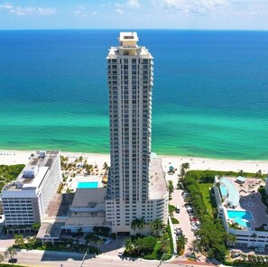 Exterior - La Perla 5 star Condo  STR-00547 (Sunny Isles Beach)