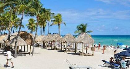 La Perla 5 estrellas Condo direct ocean view 1,690 feet