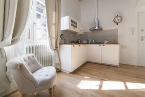 Interior - Delightful apartment with mezzanine for 4 people, ideal for those who want to visit the city center (Firenze)