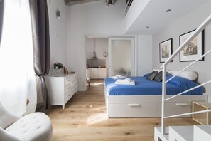2 chambres, fer et planche à repasser, Wi-Fi, draps fournis
