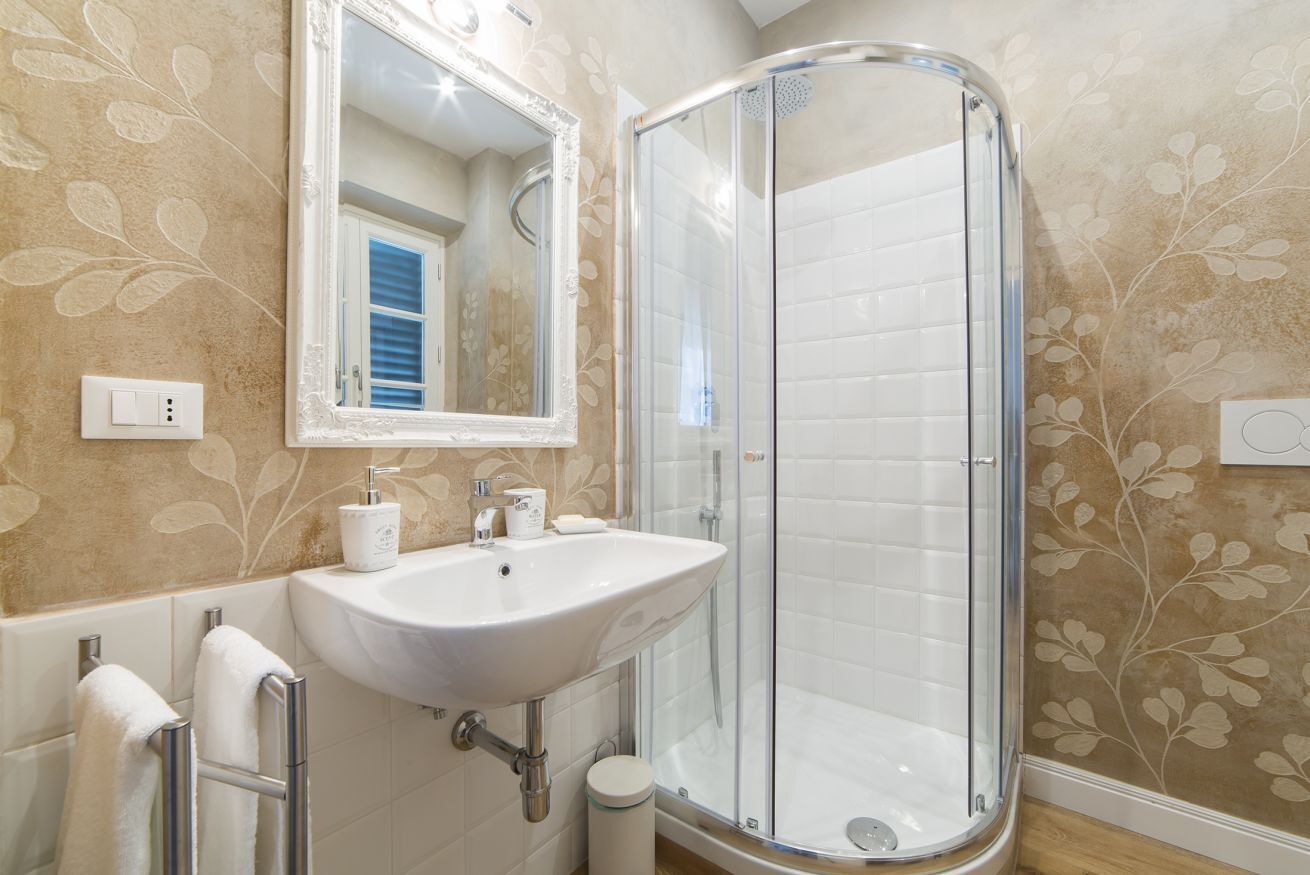 Doccia, asciugacapelli, bidet, asciugamani