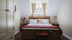 2 bedrooms, iron/ironing board, travel crib, free WiFi