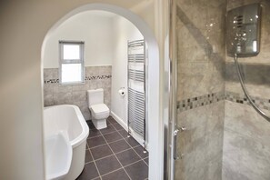 Bathroom - Brook Villa, SLEIGHTS (Whitby)