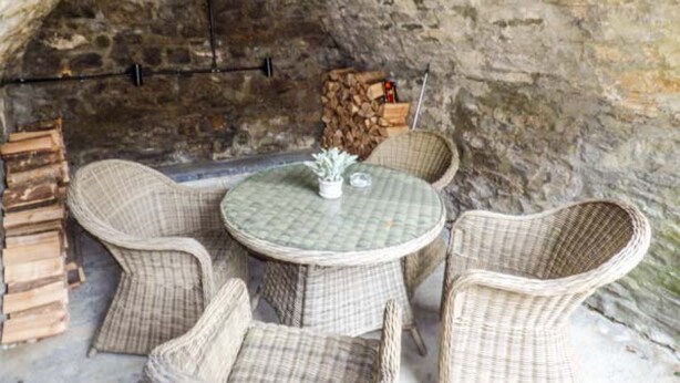 Outdoor dining - No. 2 The Bar (Richmond)