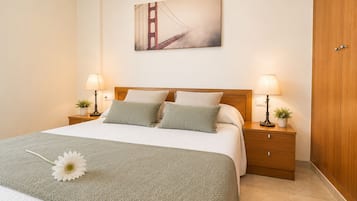 2 bedrooms, iron/ironing board, free WiFi, bed sheets