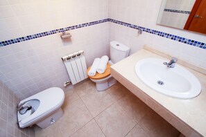 Baignoire, serviettes fournies