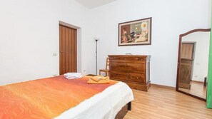 2 bedrooms, iron/ironing board, Internet, bed sheets - Santini Apartment.Santini ApartmentSantini ApartmentSantini ApartmentSantini ApartmentSantini ... (Rome)