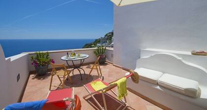 Casa Giorgia - Exclusive Panoramic Villa in the Heart of Praiano
