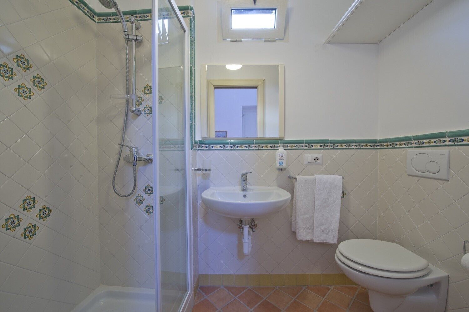 Vasca, asciugacapelli, bidet, asciugamani