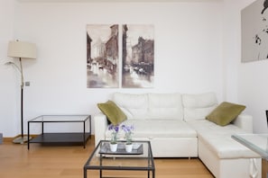 TV - 1217 - Forum Diagonal Apartment (Barcelona)