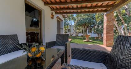 Magnificent and spacious rustic house, El Palmeral nad Los Naranjos-2 bedrooms