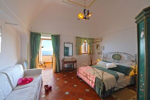 3 bedrooms, iron/ironing board, travel cot, free WiFi