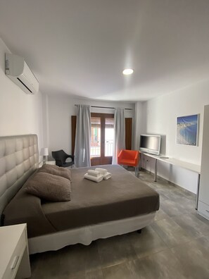 1 slaapkamer, een strijkplank/strijkijzer, gratis wifi, beddengoed