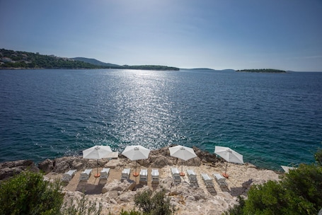 On the beach. Luxury Apartment the Ocean Dream IV