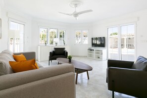 Fernseher, DVD-Player