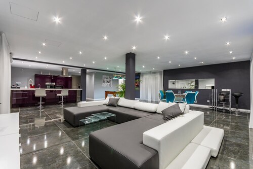 VILLAMARLY II 100 METERS FROM THE BEACH CASTELLDEFELS-SITGES