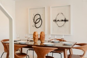 Dining - New beachfront holiday home in  Bahia de Marbella (Marbella)