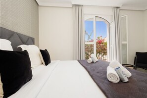 3 chambres, fer et planche à repasser, Wi-Fi, draps fournis