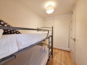 2 chambres, Wi-Fi gratuit, draps fournis