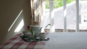 2 bedrooms, iron/ironing board, travel cot, free WiFi