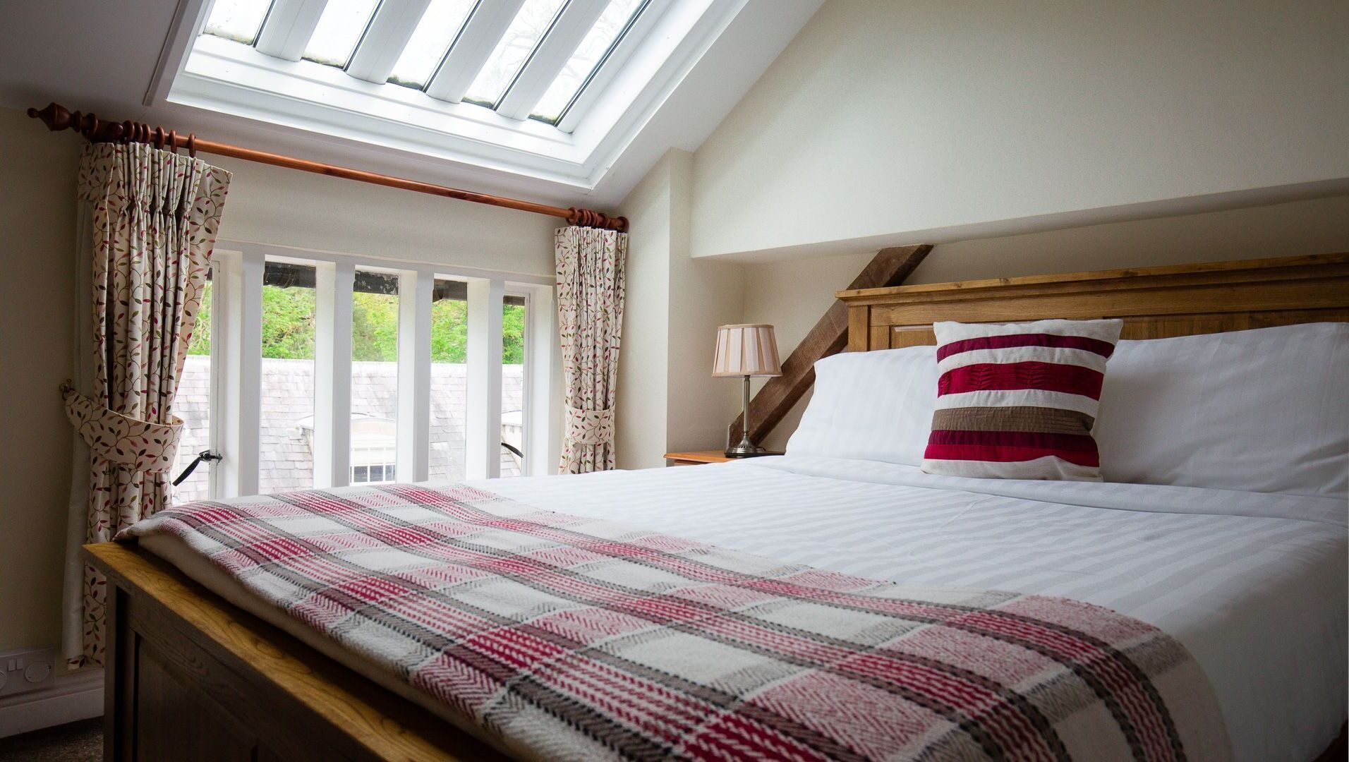 2 bedrooms, iron/ironing board, travel cot, free WiFi
